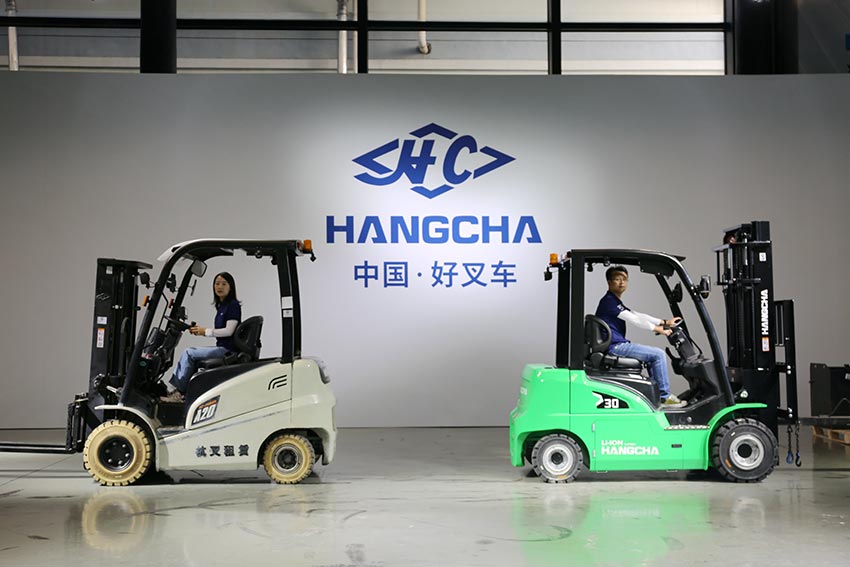 Hangcha Present Great Forklift Solutions During the 132nd Canton Fair (4).jpg